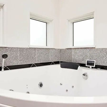 Two-bedroom Holiday In Juelsminde 4 Nyaraló